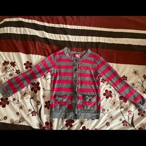 I’m selling a hello kitty sweater.